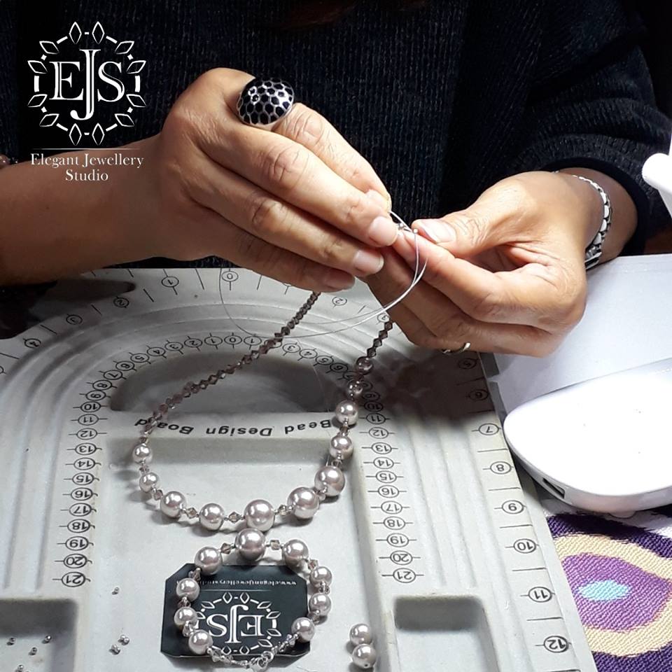 Benefits of Jewellery Making - Elegant Jewellery Studio Building Trust and Value in the Jewellery Buying Experience